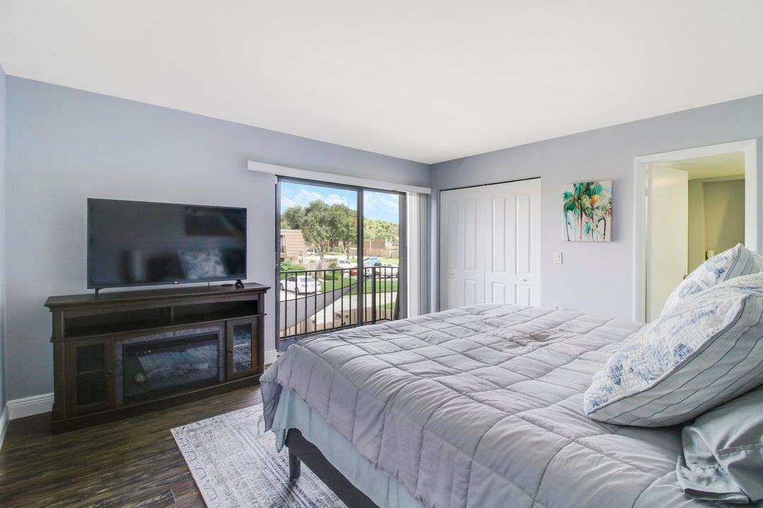 Active With Contract: $2,800 (2 beds, 2 baths, 1236 Square Feet)