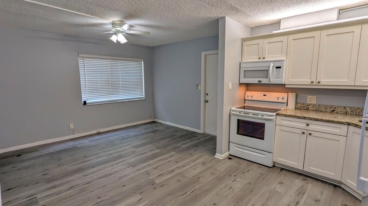 For Rent: $1,595 (1 beds, 1 baths, 573 Square Feet)