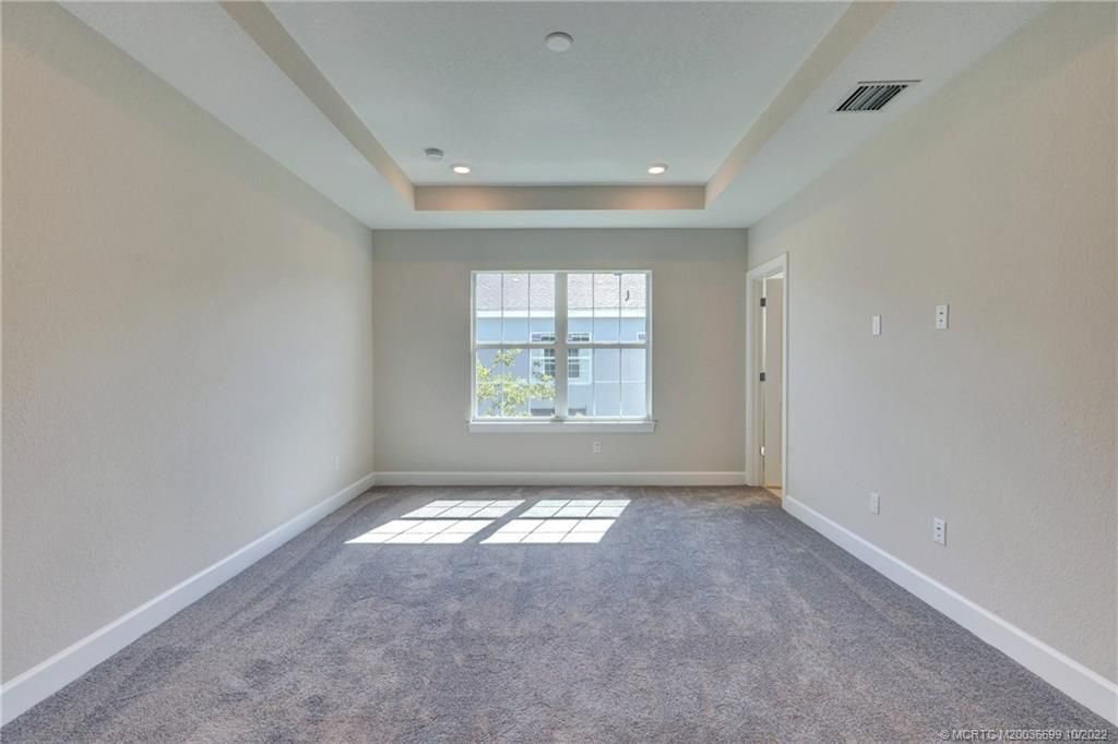 Active With Contract: $2,900 (3 beds, 2 baths, 1782 Square Feet)