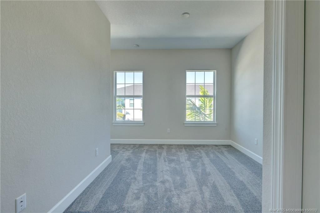 Active With Contract: $2,900 (3 beds, 2 baths, 1782 Square Feet)