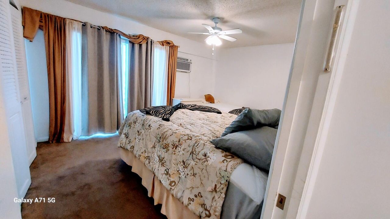 For Rent: $1,350 (1 beds, 1 baths, 720 Square Feet)