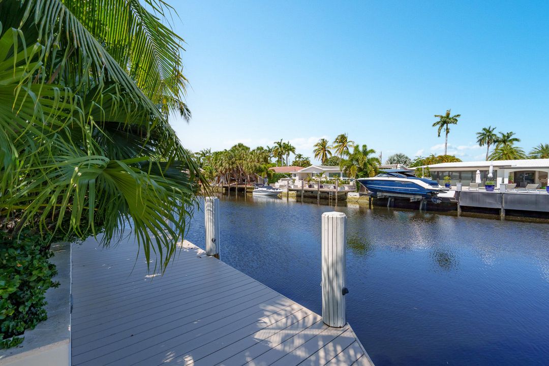 For Sale: $1,475,000 (3 beds, 2 baths, 1434 Square Feet)