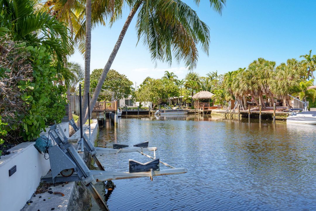 For Sale: $1,475,000 (3 beds, 2 baths, 1434 Square Feet)