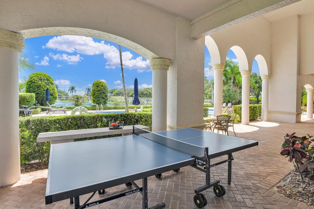 Active With Contract: $1,015,000 (4 beds, 3 baths, 2972 Square Feet)