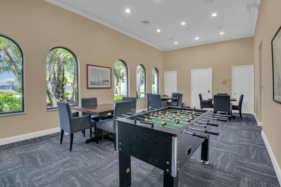 Active With Contract: $1,015,000 (4 beds, 3 baths, 2972 Square Feet)