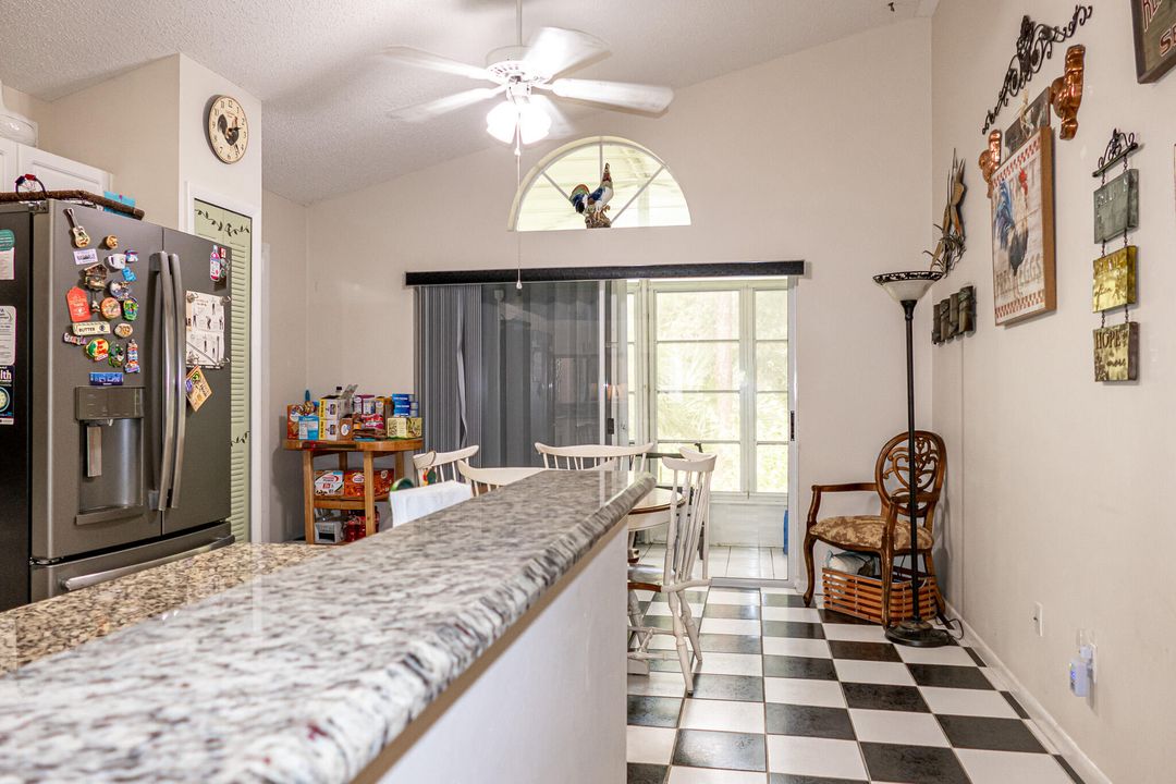 For Sale: $265,000 (2 beds, 2 baths, 1233 Square Feet)