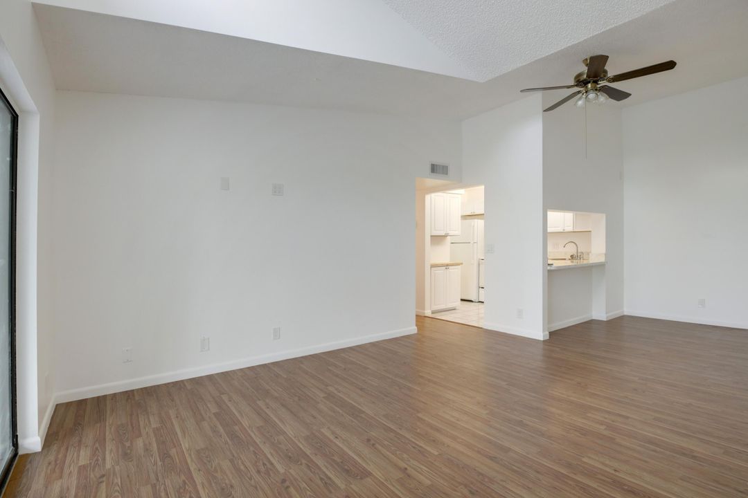 For Sale: $222,000 (2 beds, 2 baths, 1064 Square Feet)