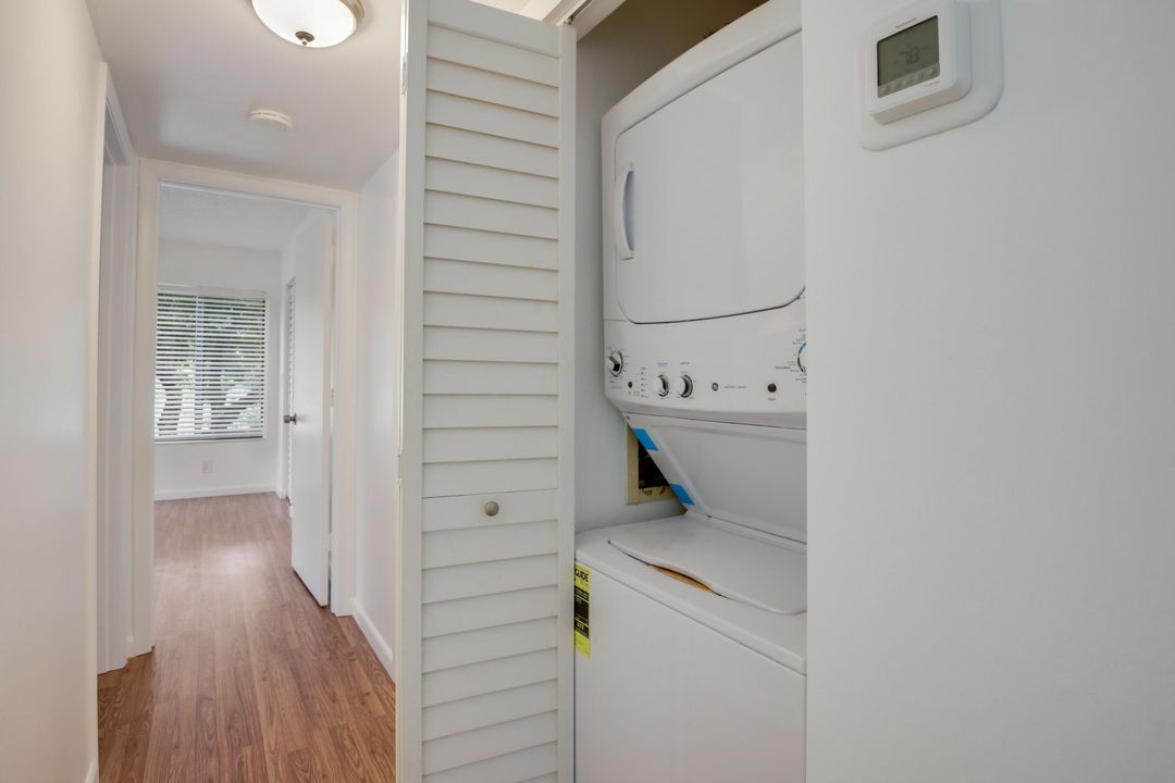 For Sale: $222,000 (2 beds, 2 baths, 1064 Square Feet)