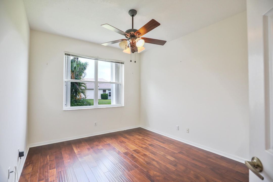 For Sale: $275,000 (2 beds, 2 baths, 1590 Square Feet)