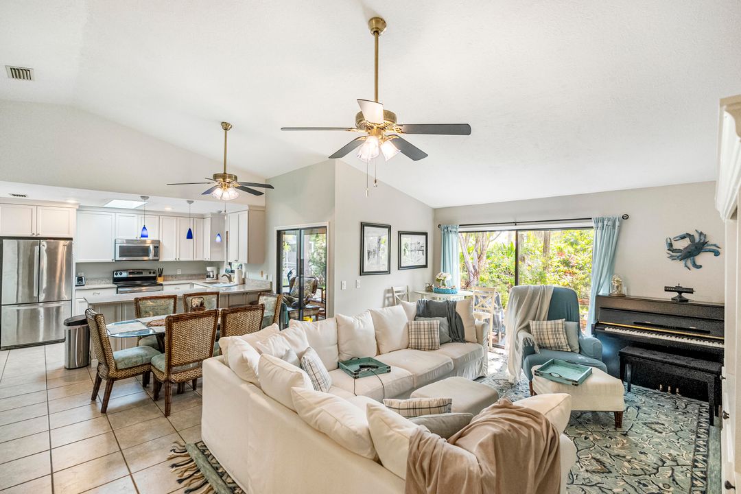 For Sale: $549,900 (3 beds, 2 baths, 1283 Square Feet)