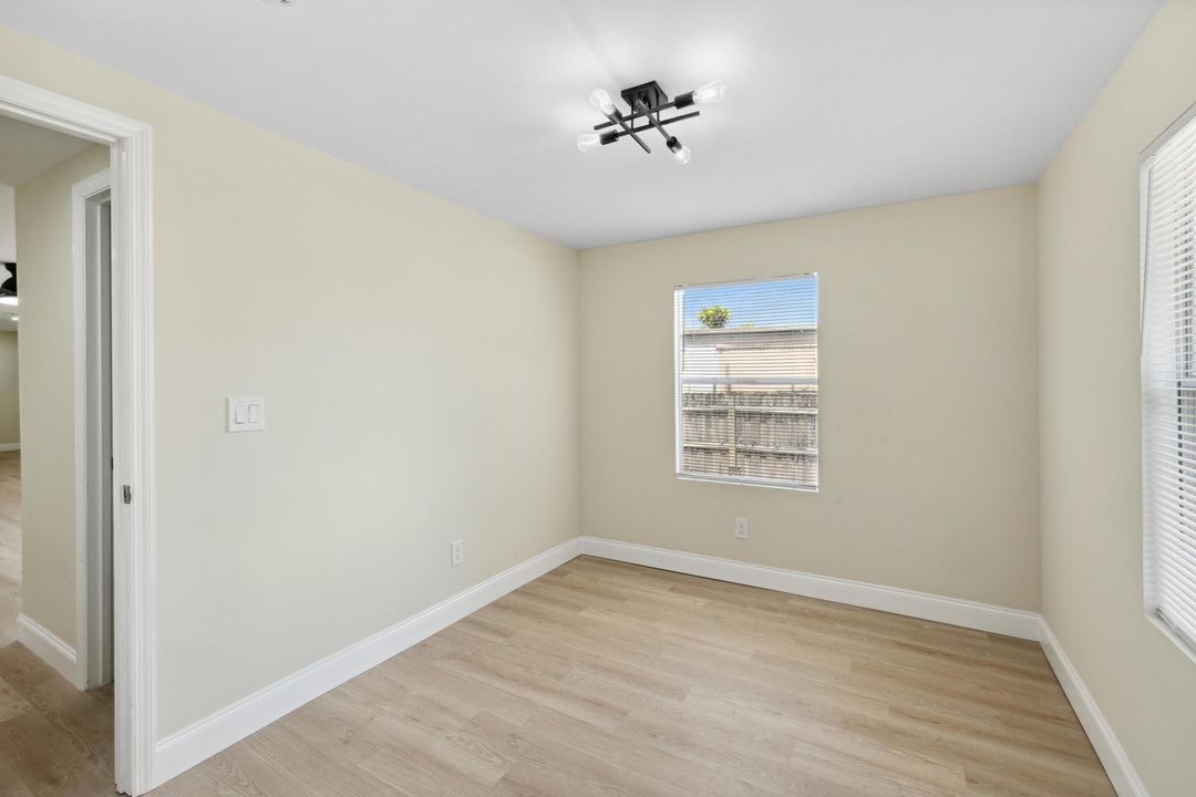 For Sale: $250,000 (2 beds, 2 baths, 840 Square Feet)