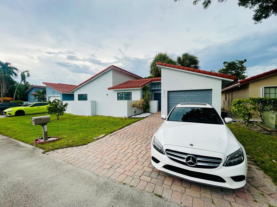 For Sale: $599,000 (3 beds, 2 baths, 1400 Square Feet)