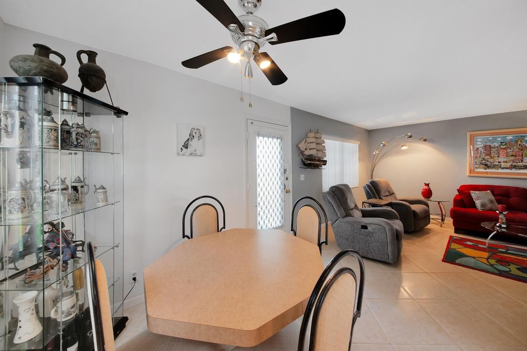 For Sale: $156,000 (2 beds, 2 baths, 920 Square Feet)