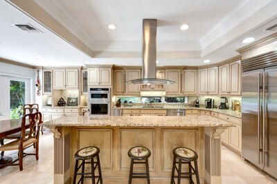 For Sale: $2,725,000 (4 beds, 4 baths, 3487 Square Feet)