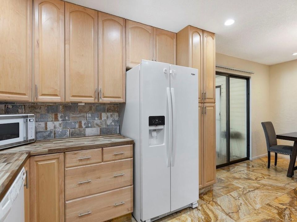 For Sale: $240,000 (3 beds, 2 baths, 1496 Square Feet)