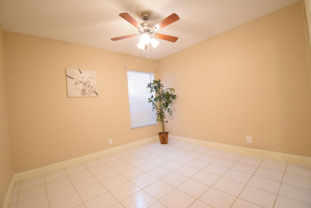 Active With Contract: $2,375 (2 beds, 2 baths, 920 Square Feet)