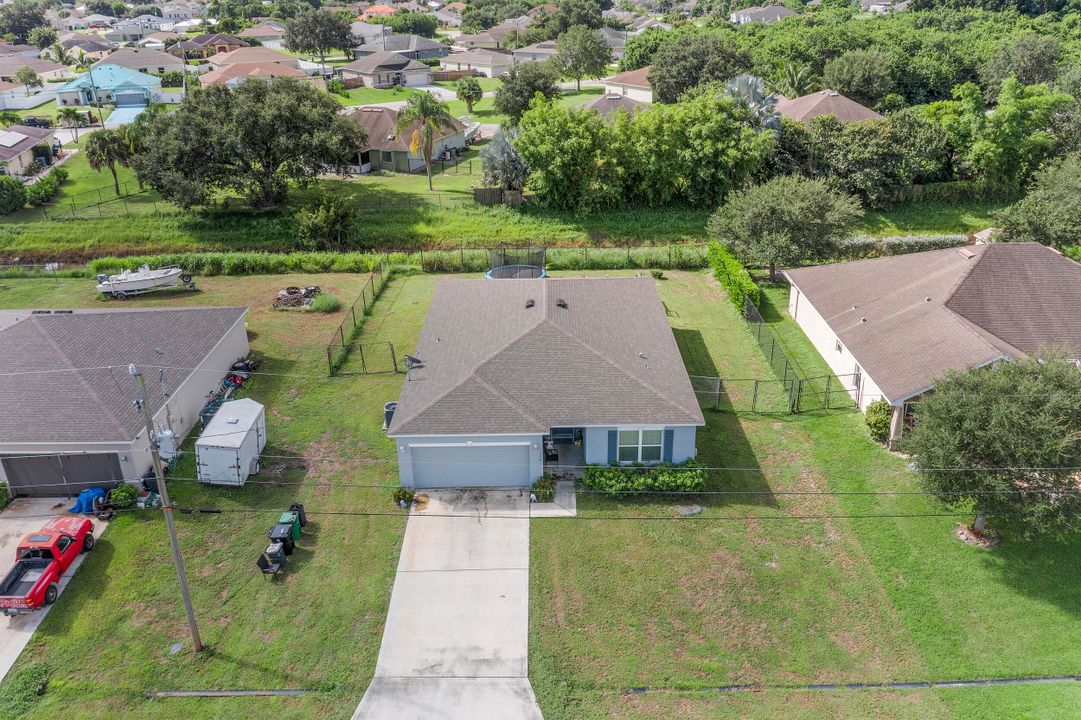 For Sale: $422,000 (4 beds, 2 baths, 1874 Square Feet)