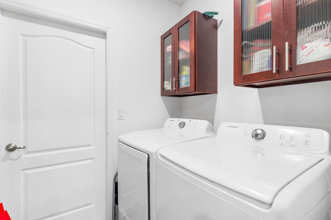 For Sale: $422,000 (4 beds, 2 baths, 1874 Square Feet)