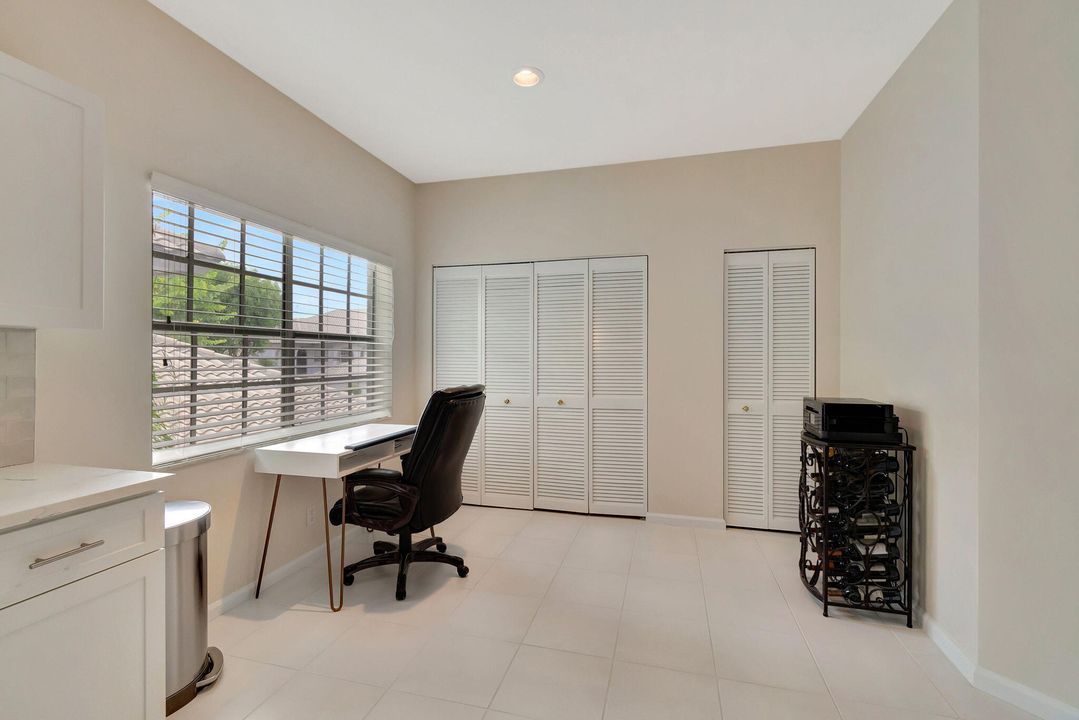 For Sale: $500,000 (2 beds, 2 baths, 1796 Square Feet)