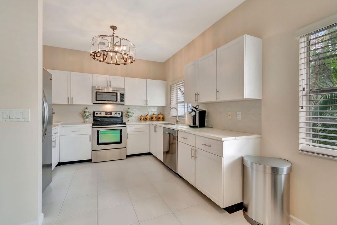 For Sale: $500,000 (2 beds, 2 baths, 1796 Square Feet)