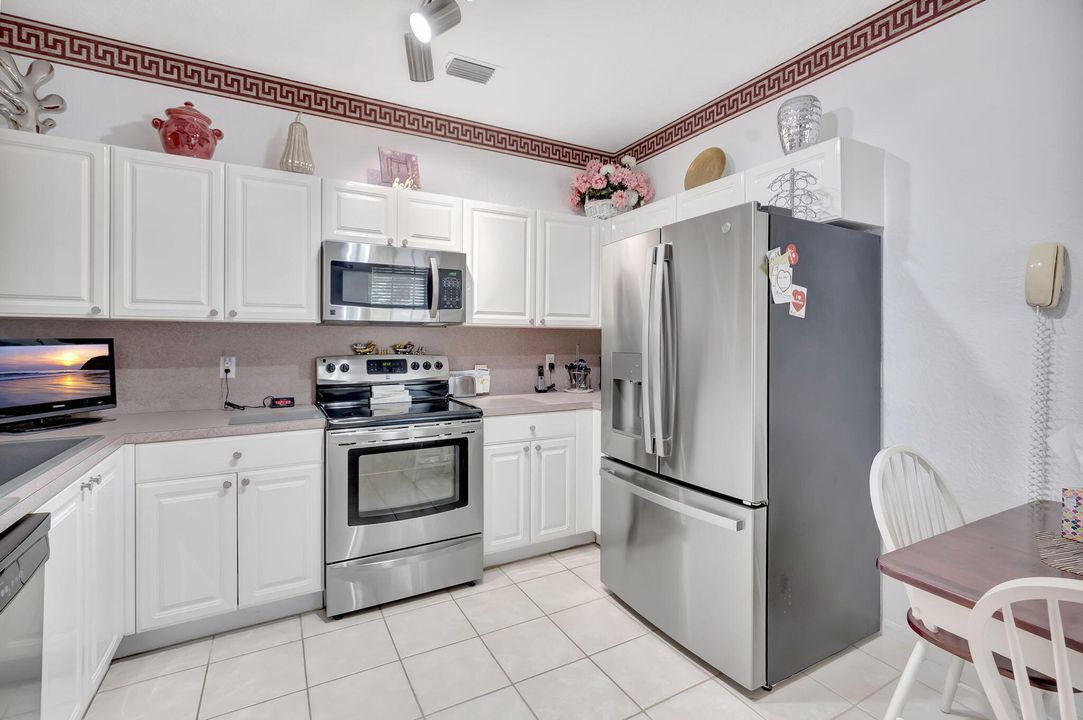 For Sale: $340,000 (3 beds, 2 baths, 1375 Square Feet)