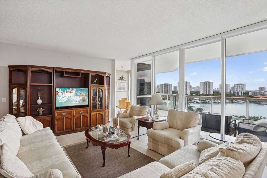 Active With Contract: $4,100 (2 beds, 2 baths, 1870 Square Feet)