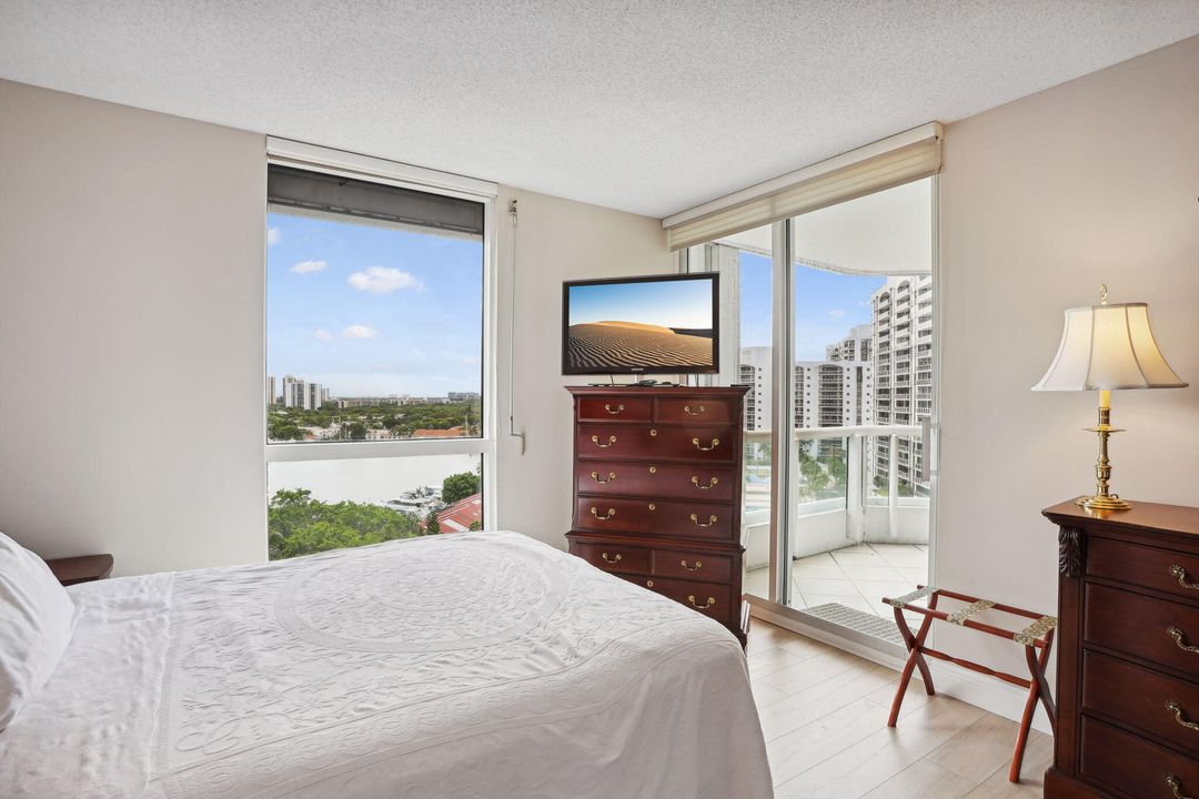 Active With Contract: $4,100 (2 beds, 2 baths, 1870 Square Feet)