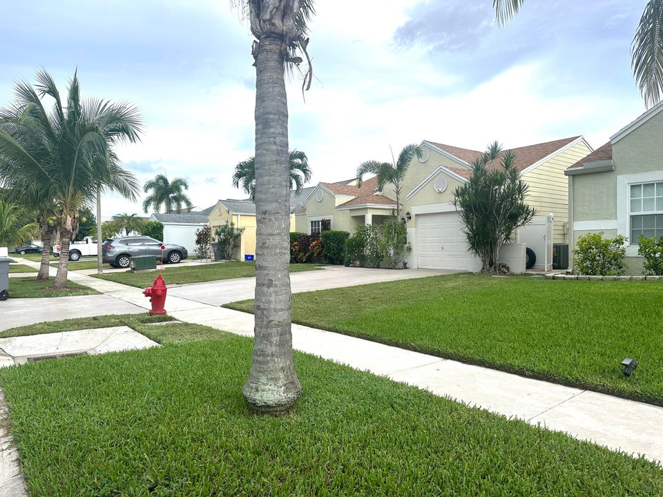 For Sale: $519,000 (3 beds, 2 baths, 1530 Square Feet)