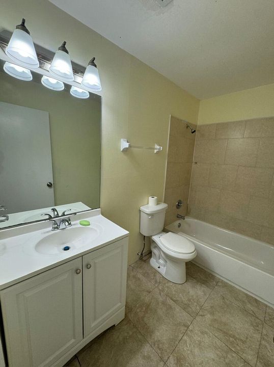 Active With Contract: $2,500 (3 beds, 2 baths, 1080 Square Feet)