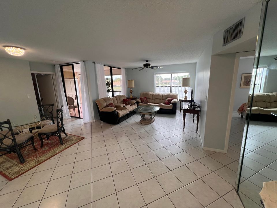 For Rent: $3,000 (3 beds, 2 baths, 1098 Square Feet)