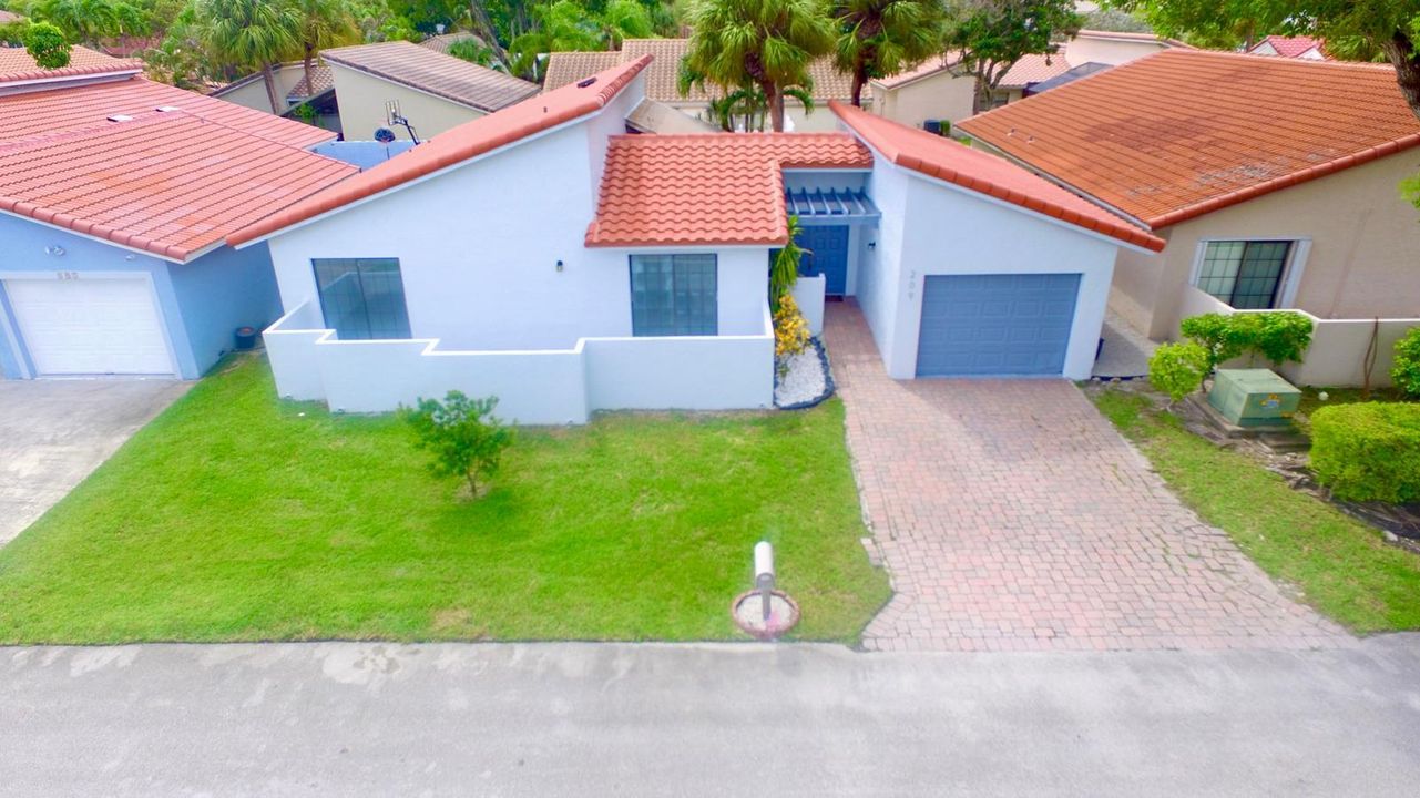 En Venta: $599,000 (3 camas, 2 baños, 1400 Pies cuadrados)