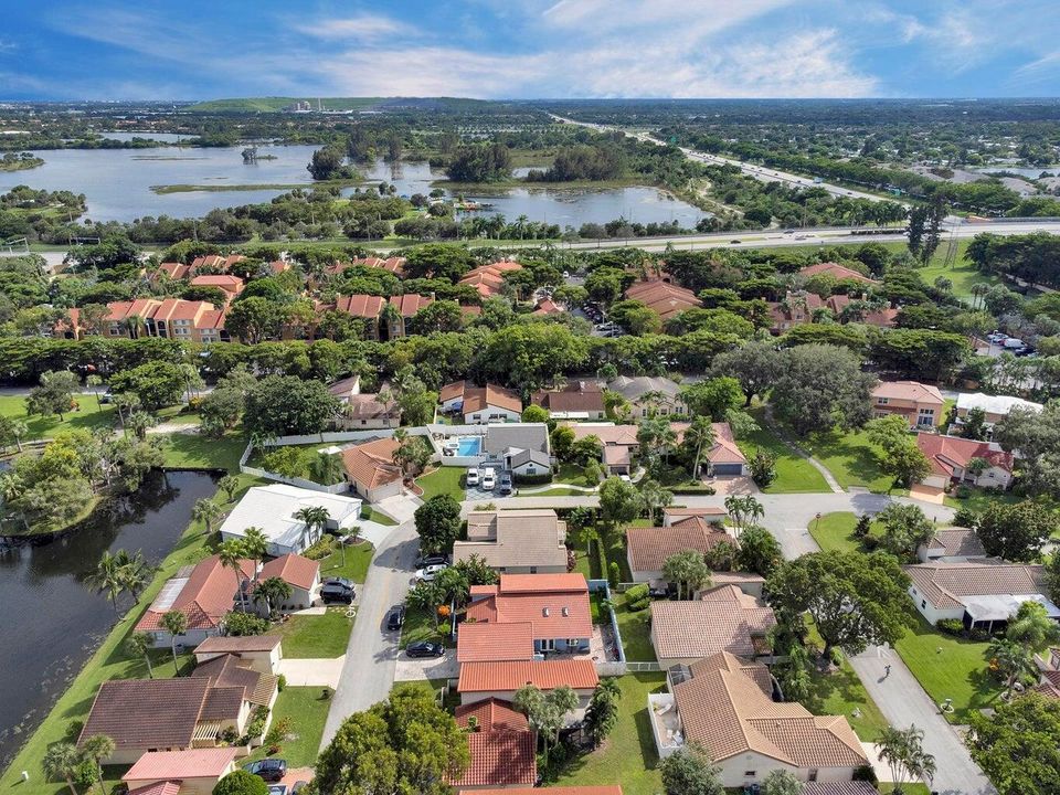 For Sale: $599,000 (3 beds, 2 baths, 1400 Square Feet)