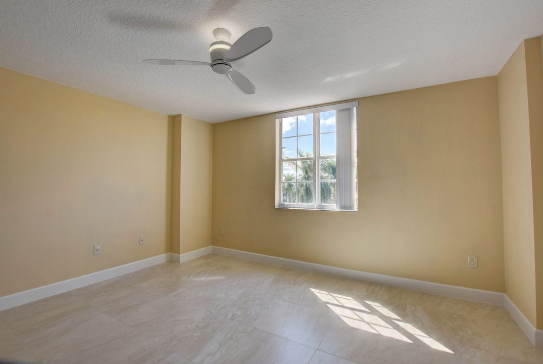 Active With Contract: $2,750 (2 beds, 2 baths, 1066 Square Feet)