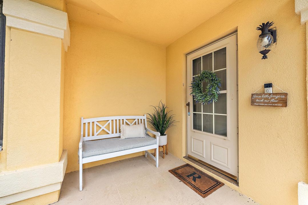 Active With Contract: $3,900 (3 beds, 2 baths, 1889 Square Feet)