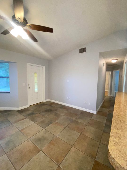 Active With Contract: $1,800 (3 beds, 2 baths, 1113 Square Feet)