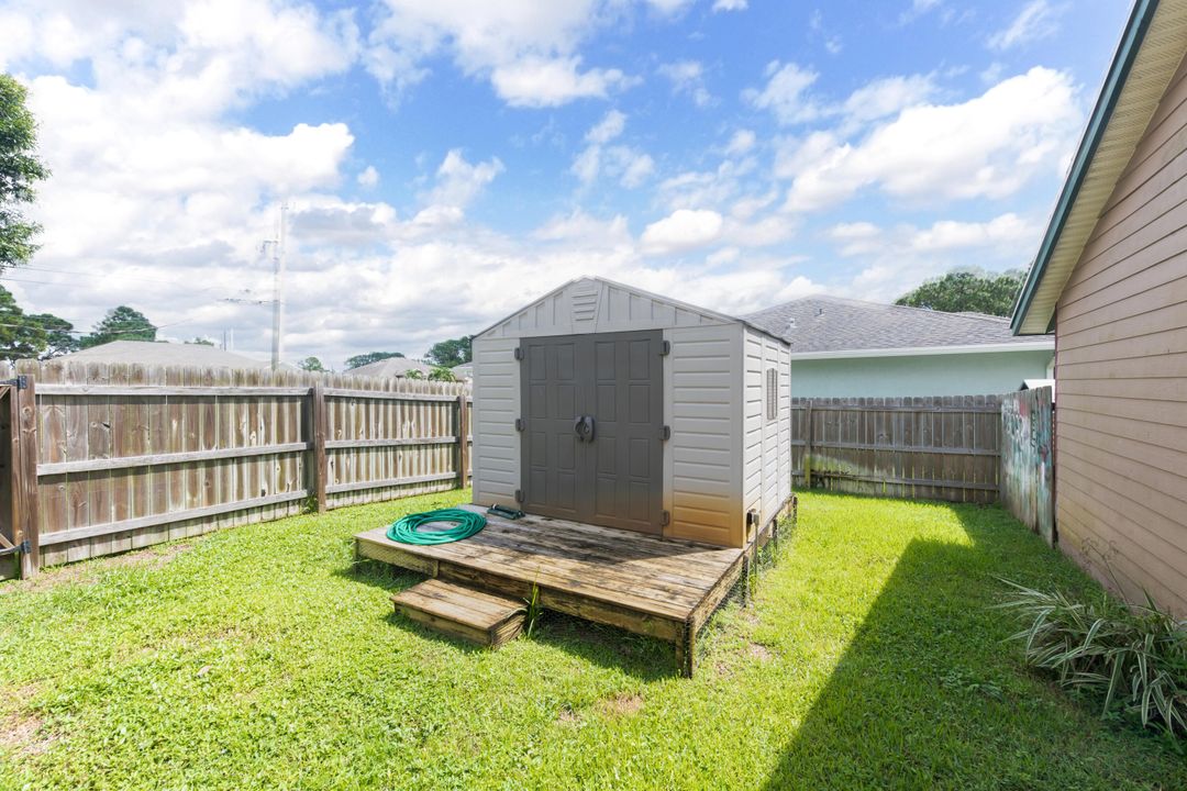 For Sale: $489,000 (4 beds, 2 baths, 2088 Square Feet)