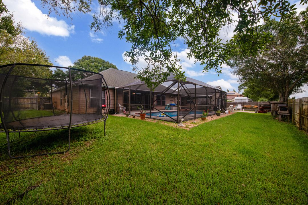 For Sale: $489,000 (4 beds, 2 baths, 2088 Square Feet)