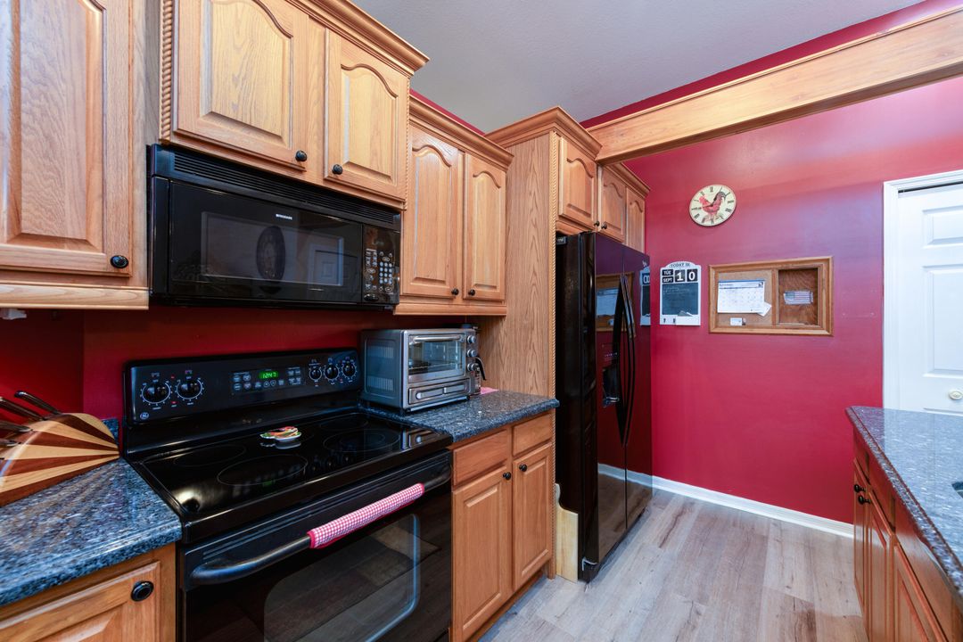 For Sale: $489,000 (4 beds, 2 baths, 2088 Square Feet)