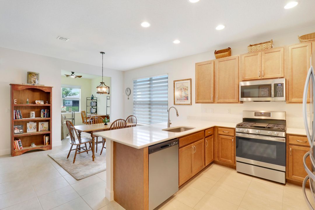 For Sale: $449,000 (2 beds, 2 baths, 1508 Square Feet)