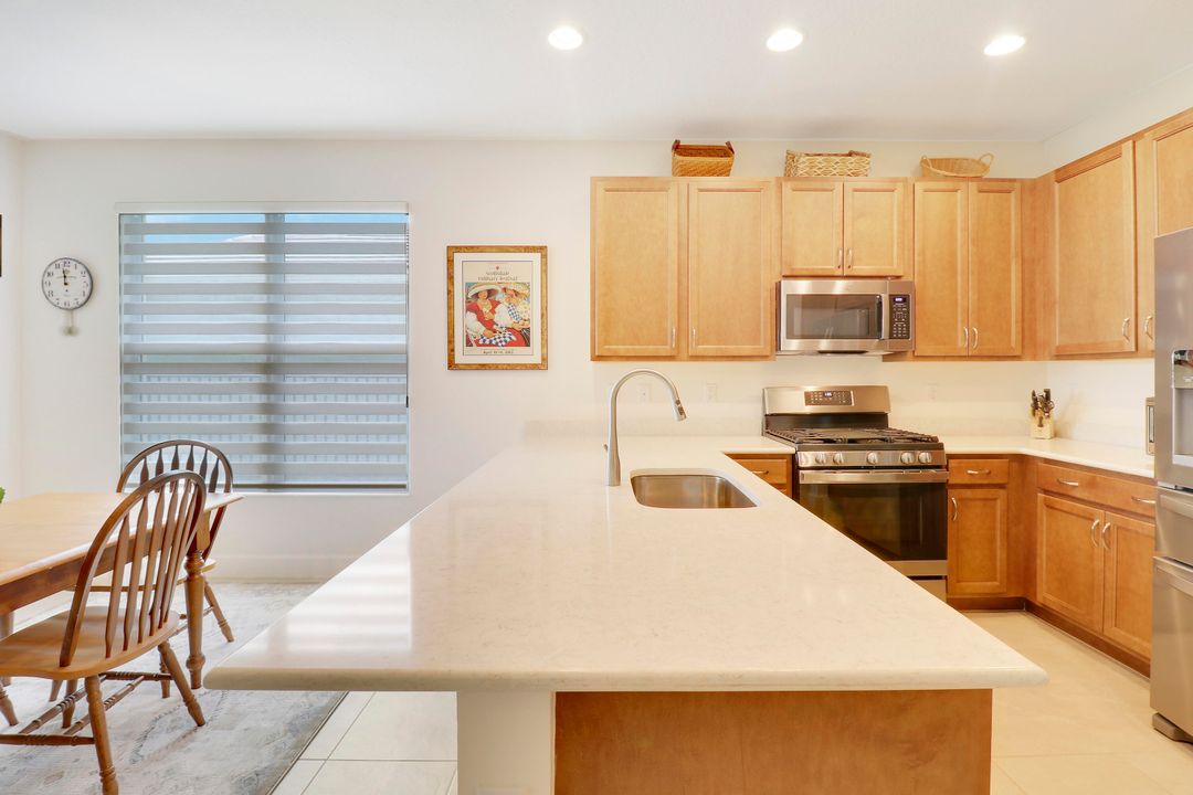 For Sale: $449,000 (2 beds, 2 baths, 1508 Square Feet)