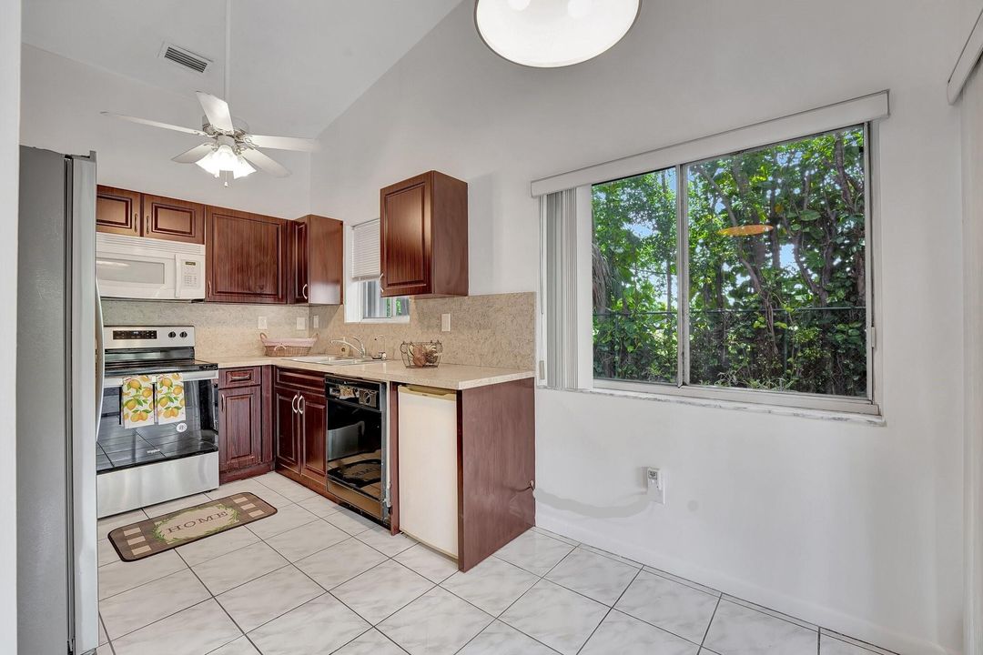 For Sale: $469,000 (3 beds, 2 baths, 1484 Square Feet)