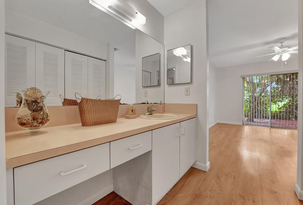 For Sale: $469,000 (3 beds, 2 baths, 1484 Square Feet)