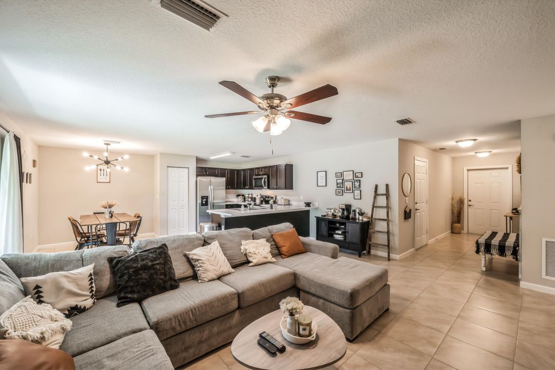 For Sale: $449,000 (4 beds, 2 baths, 1728 Square Feet)