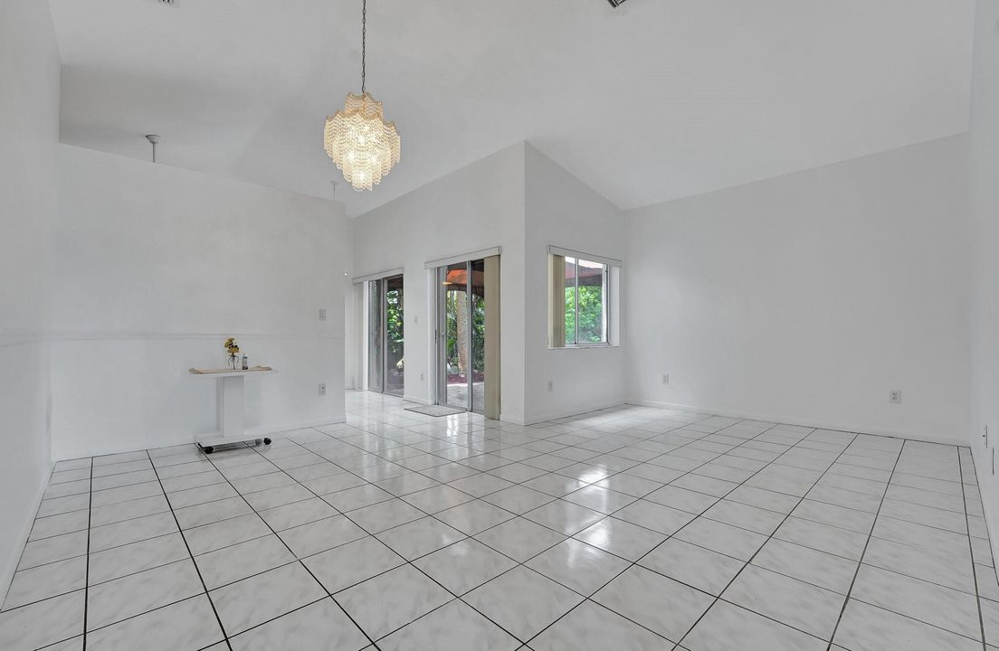 For Sale: $469,000 (3 beds, 2 baths, 1484 Square Feet)