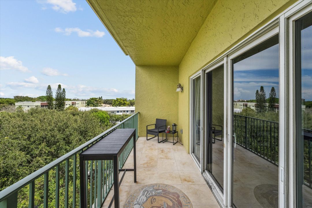 For Sale: $295,000 (3 beds, 2 baths, 1638 Square Feet)