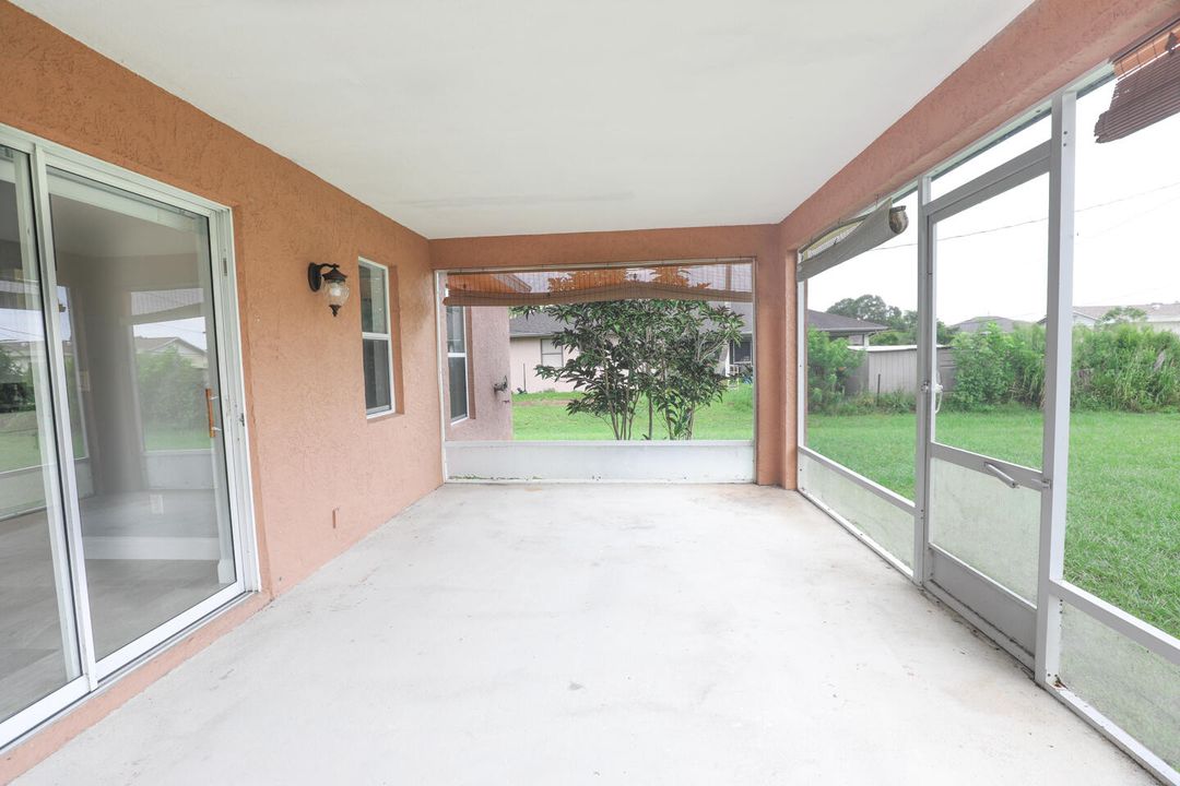 For Sale: $359,000 (3 beds, 2 baths, 1240 Square Feet)