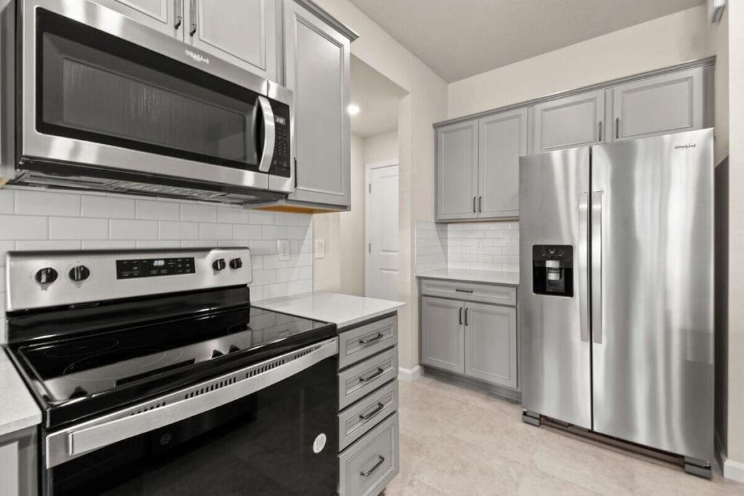 For Rent: $2,955 (3 beds, 2 baths, 1816 Square Feet)