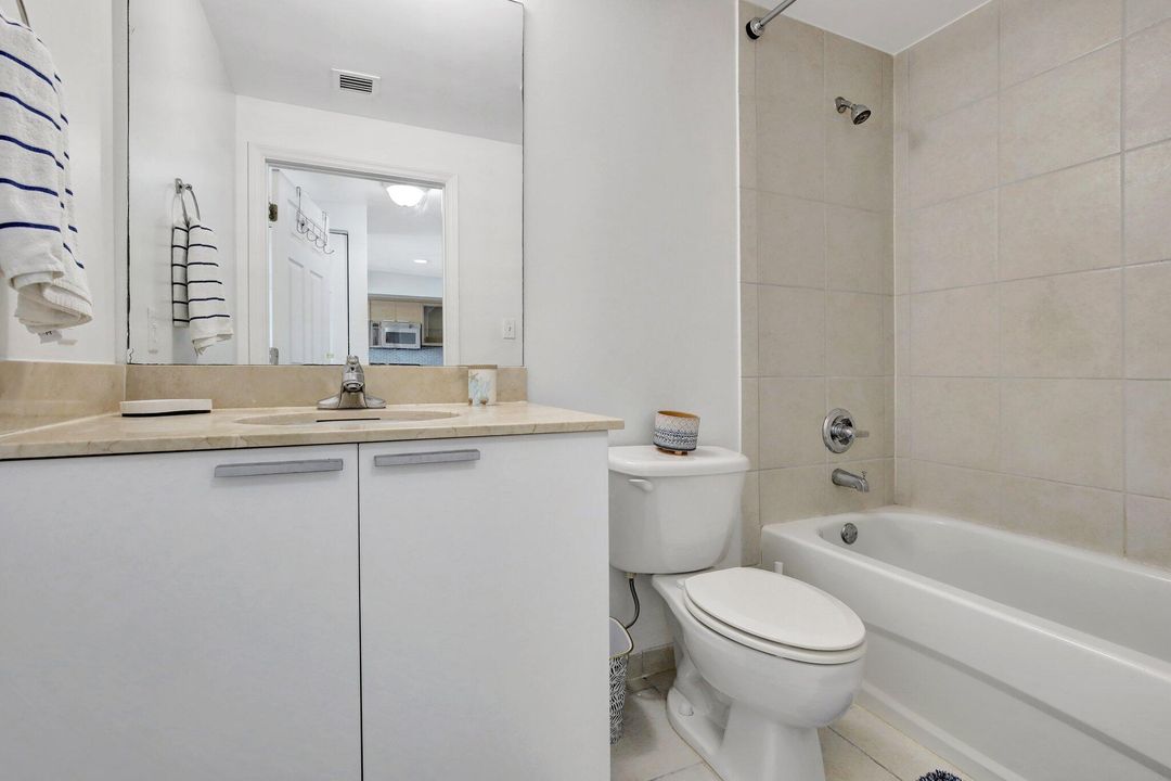 For Sale: $342,000 (2 beds, 2 baths, 1220 Square Feet)