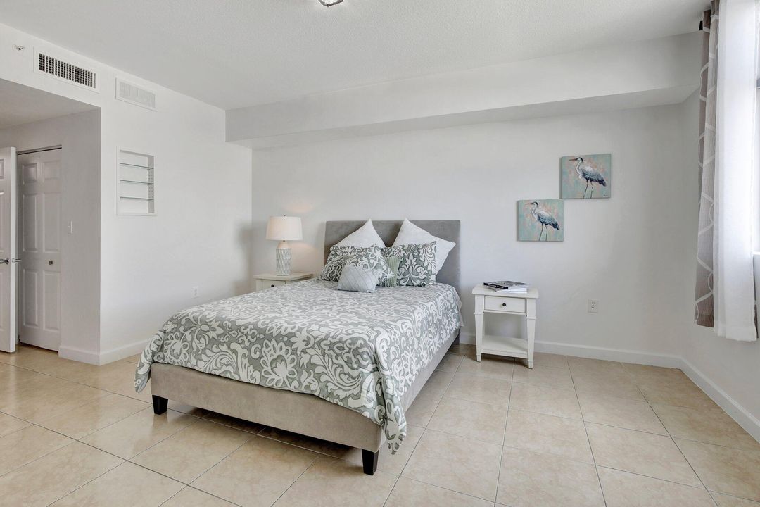 For Sale: $342,000 (2 beds, 2 baths, 1220 Square Feet)