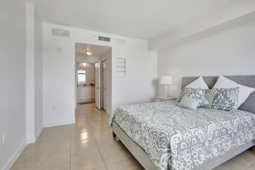 For Sale: $342,000 (2 beds, 2 baths, 1220 Square Feet)